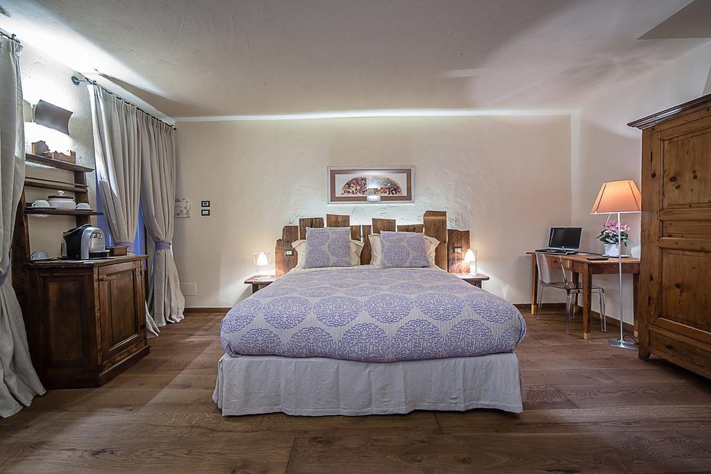 Domus Antica Aosta Hotel ภายนอก รูปภาพ